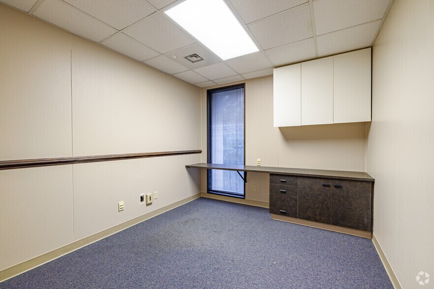 More Photos Of 4802 Texas Blvd, Texarkana Office For Sale