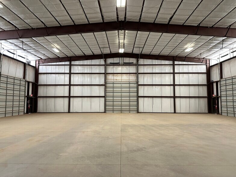 More Photos Of 10001 Lindberg Dr, Midland Warehouse For Lease
