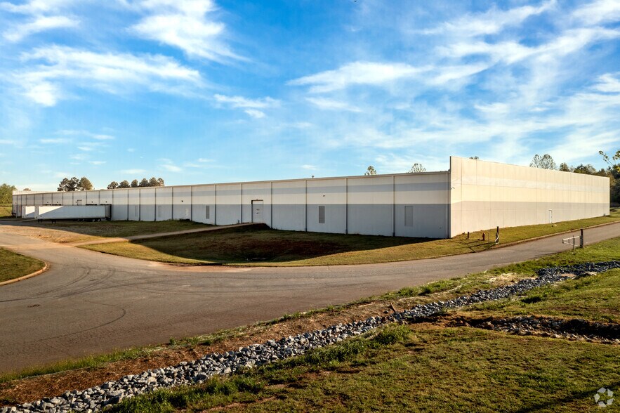 More Photos Of 5475 N Blackstock Rd, Spartanburg Warehouse For Lease