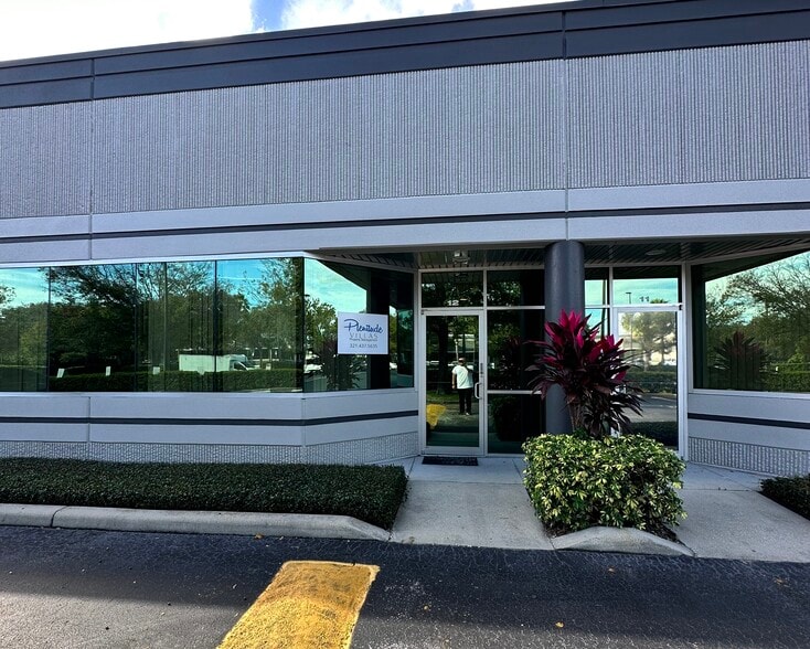 Primary Photo Of 7901 Kingspointe Pky, Orlando Flex For Sale