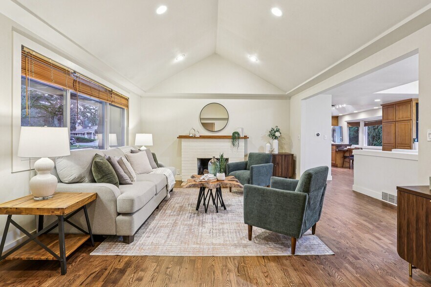 More Photos Of 5733 155th Ave NE, Redmond Apartments For Sale