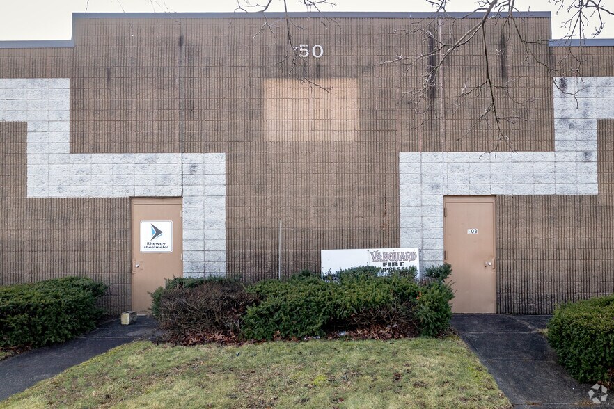 More Photos Of 50 Wyandanch Ave, Wyandanch Warehouse For Lease