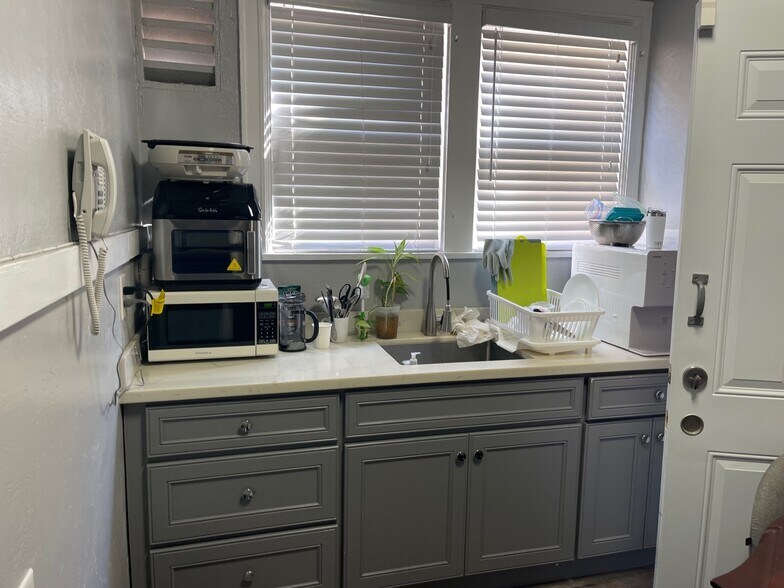 More Photos Of 370 Grand Ave, Oakland Office Residential For Lease