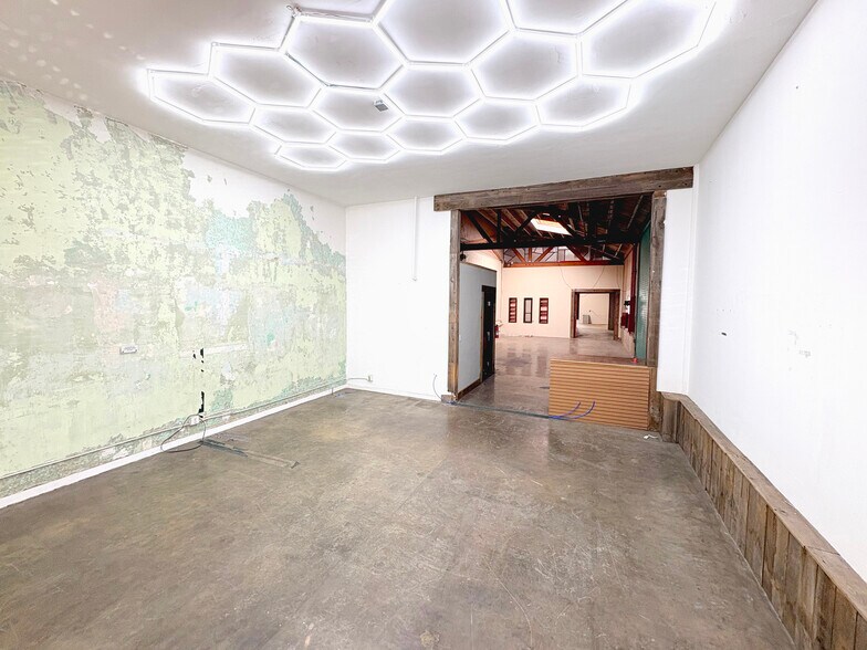 Primary Photo Of 2315-2319 E 8th St, Los Angeles Warehouse For Lease