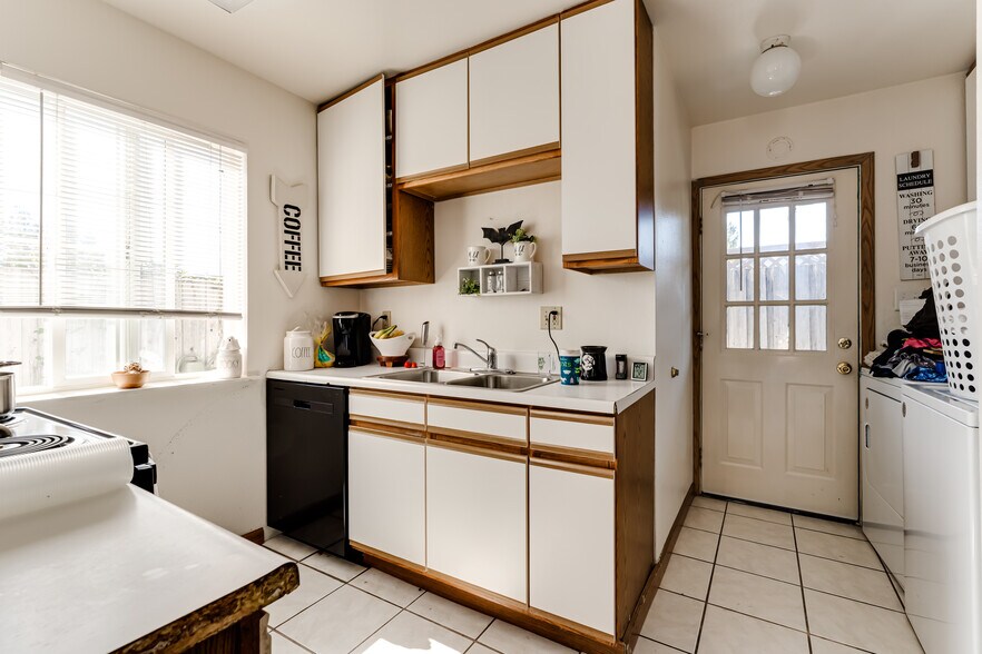 More Photos Of 1287 R St, Springfield Apartments For Sale