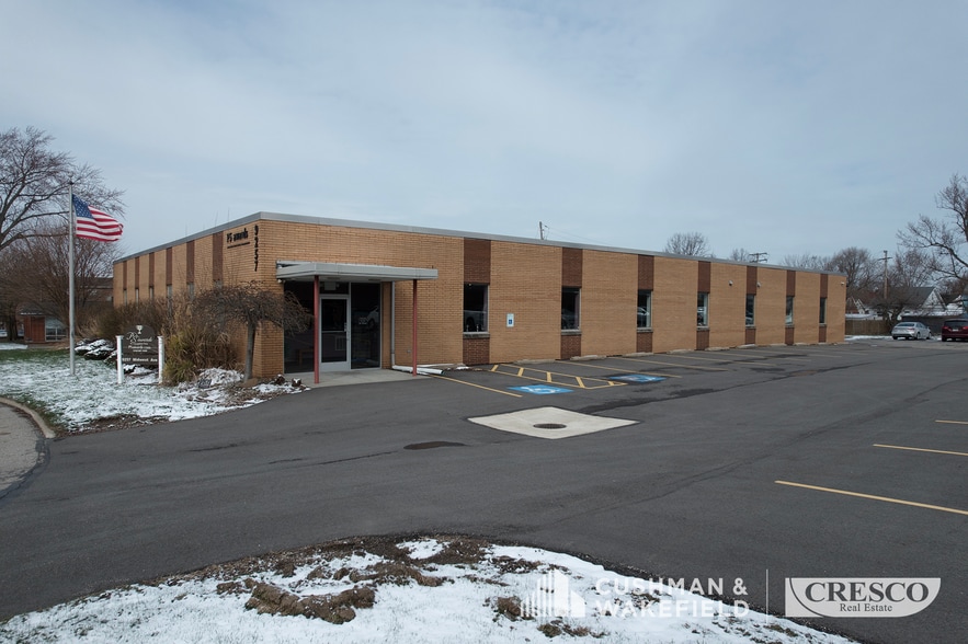 More Photos Of 9257 Midwest Ave, Garfield Heights Showroom For Sale
