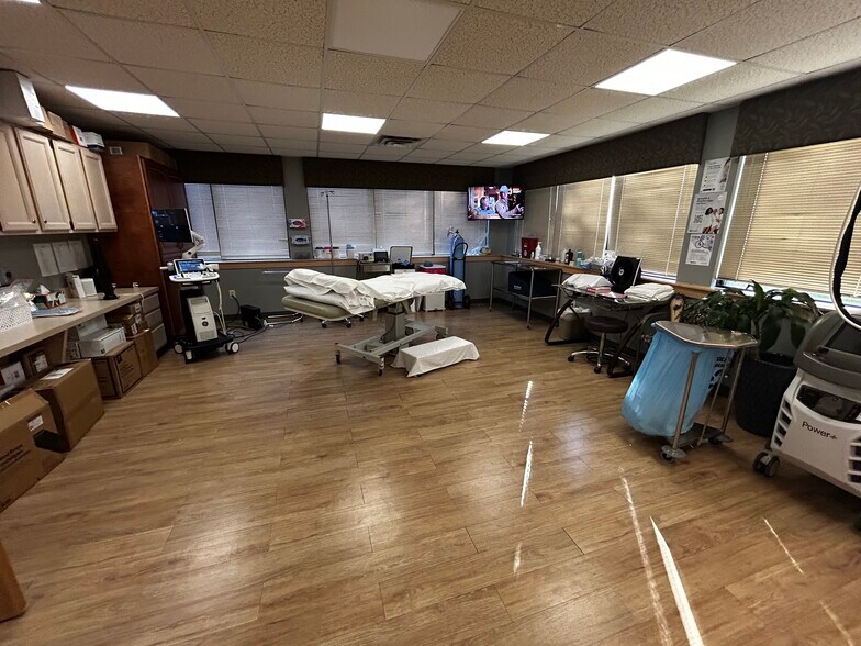 More Photos Of 8100 Ravines Edge Ct, Columbus Medical For Sale