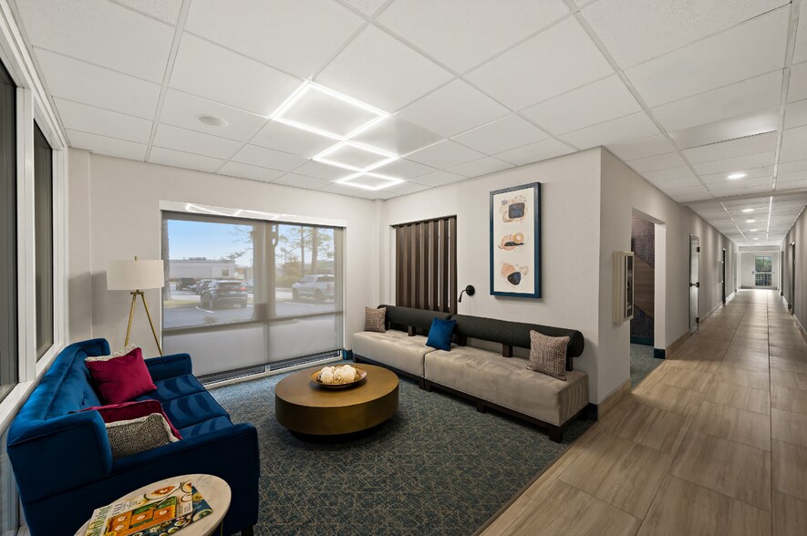 More Photos Of 8 Shackleford Dr, Little Rock Hotel For Sale