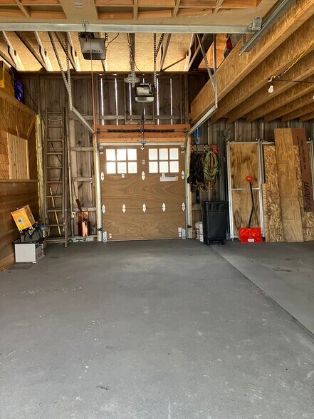 More Photos Of 2985 Mill Pl, Sauquoit Manufacturing For Sale