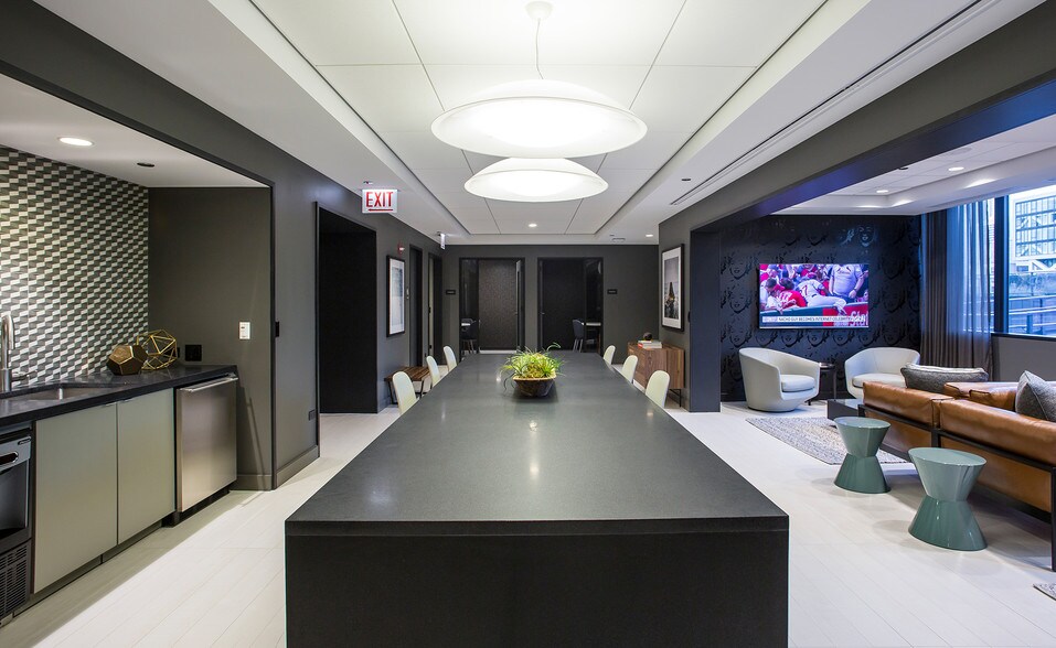 More Photos Of 637-643 N Wells St, Chicago Apartments For Lease