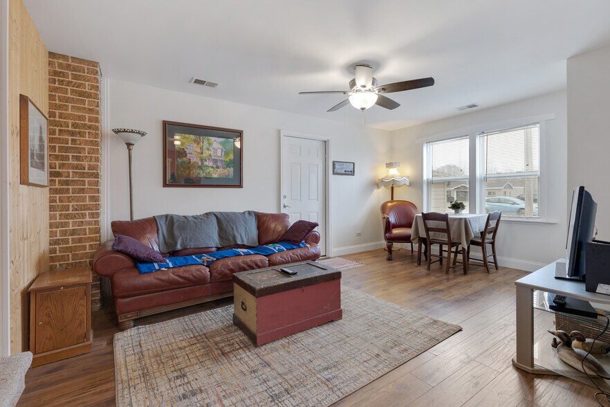 More Photos Of 8621 US Hwy 12, Richmond Bar For Sale