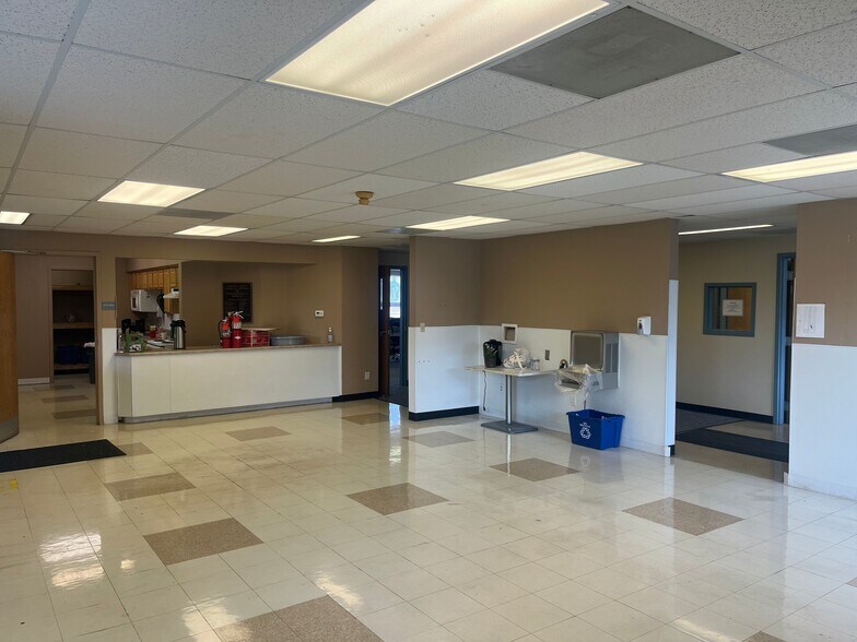 More Photos Of 12604A 3rd, Grandview Medical For Lease