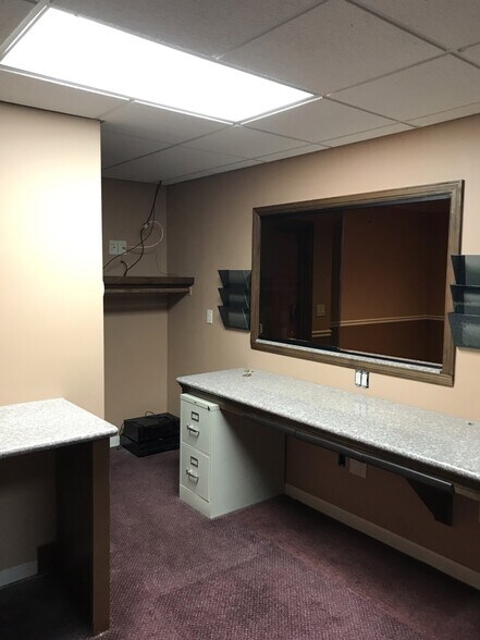 More Photos Of 225 Gordons Corner Rd, Manalapan Township Medical For Lease
