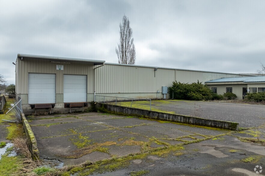 More Photos Of 27630 Llewellyn Rd, Corvallis Distribution For Lease