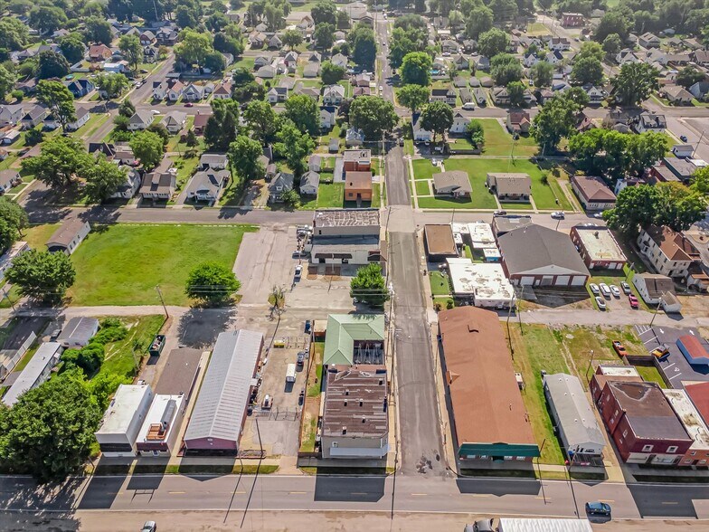More Photos Of 200 N Main St, Dupo Specialty For Sale