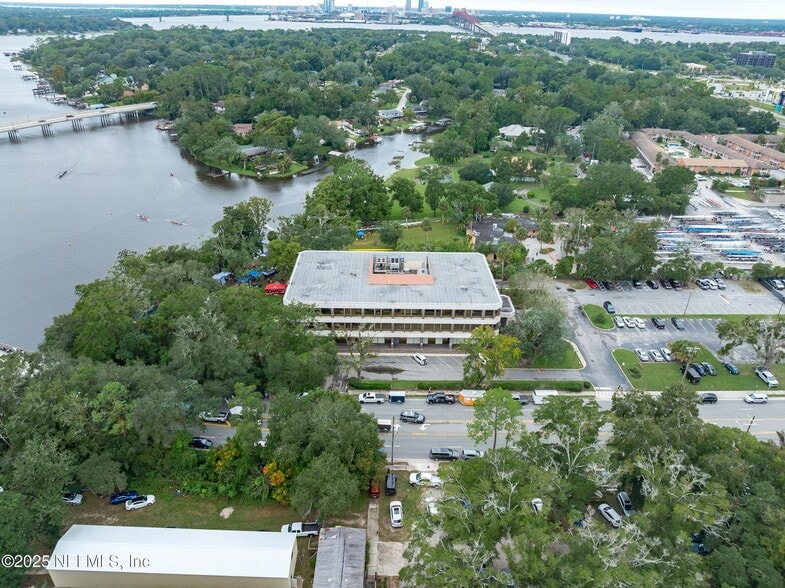 More Photos Of 644 Cesery Blvd, Jacksonville Medical For Sale