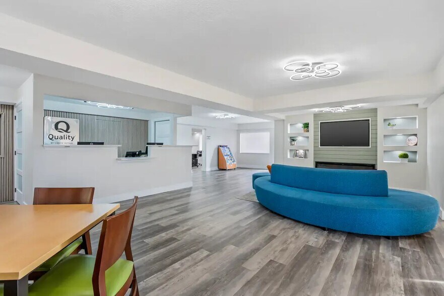 More Photos Of 11639 E Colonial Dr, Orlando Hotel For Sale