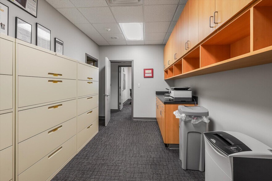 More Photos Of 1589 Metropolitan Blvd, Tallahassee Office For Lease