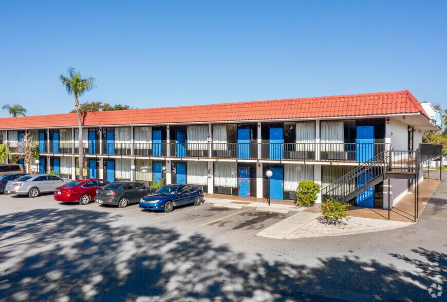 More Photos Of 4400 34th St S, Saint Petersburg Hotel For Sale