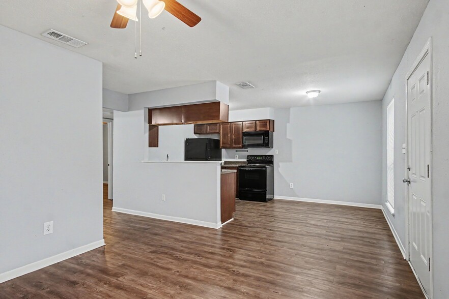 More Photos Of 1205 Avenue A, Katy Apartments For Sale