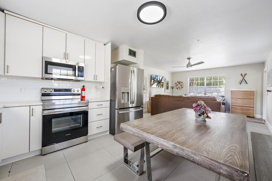 More Photos Of 940 Charles St, West Palm Beach Multifamily For Sale