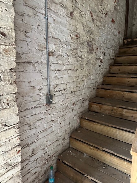 More Photos Of 824 Ralph David Abernathy Blvd, Atlanta General Retail For Sale