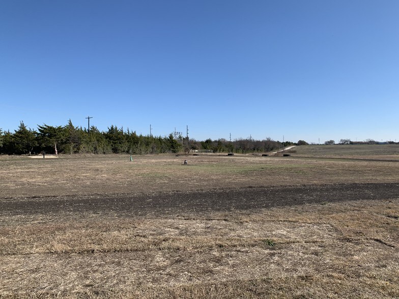 More Photos Of 309 S US Highway 69, Trenton Industrial For Lease