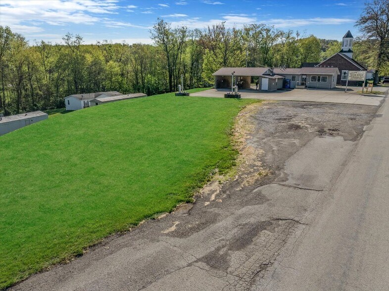 More Photos Of 212 Pine St, Jefferson Carwash For Sale