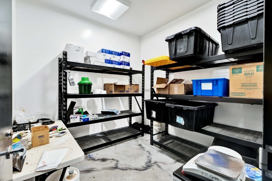 More Photos Of 10310 Harvest Park, Dimondale Warehouse For Lease