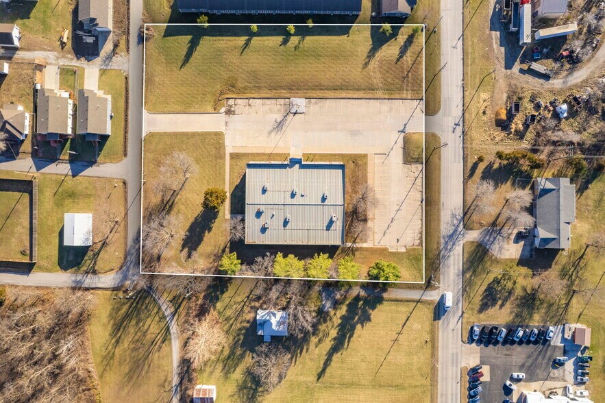 More Photos Of 1612 N Osteopathy, Kirksville Office For Sale