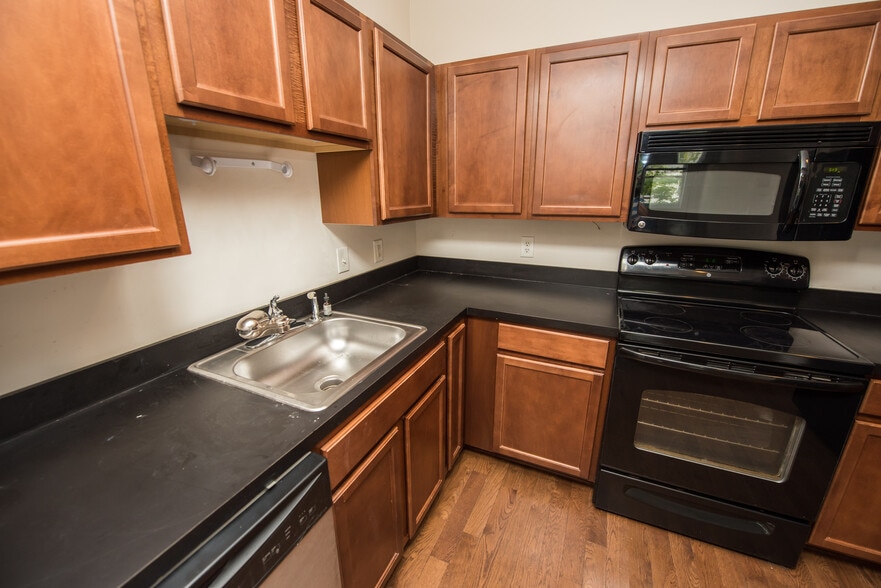 More Photos Of 803-807 Washington Blvd, Baltimore Storefront Retail Residential For Lease