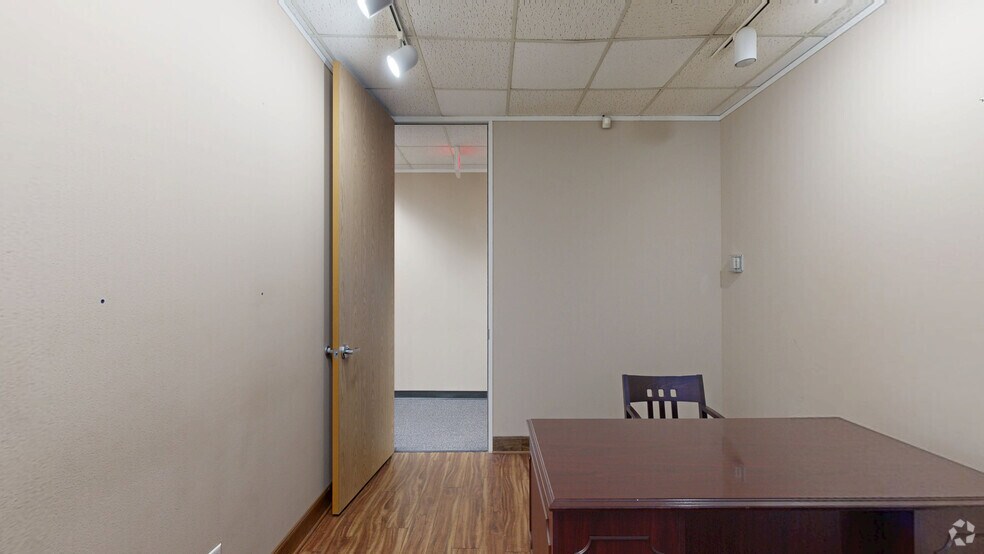 More Photos Of 15425 N I-45, Houston Office For Sale