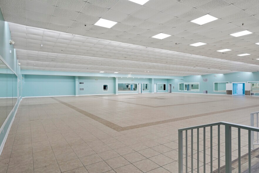 More Photos Of 5420 Hickory St, Panama City Office For Sale