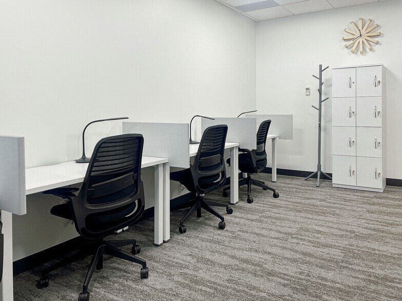 More Photos Of 999 Oakmont Plaza Dr, Westmont Coworking Space