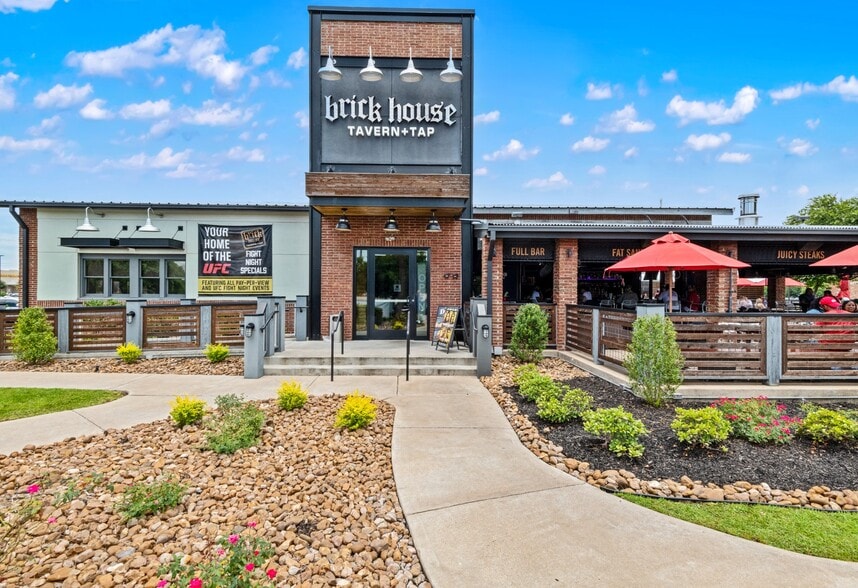 More Photos Of 19660-20030 Southwest Fwy, Sugar Land Unknown For Lease