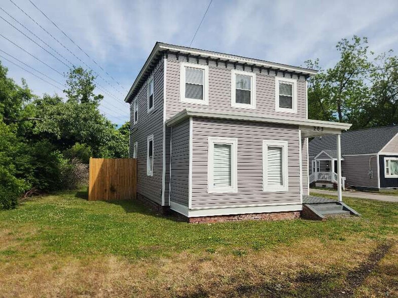 More Photos Of 203 Harpersville Rd, Newport News Office Residential For Lease