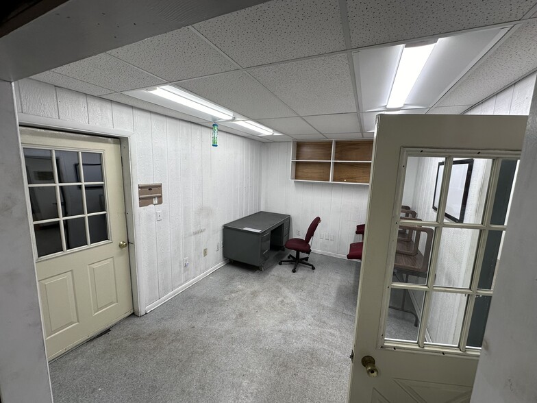 More Photos Of 208 Market St, Cumberland Lumberyard For Sale