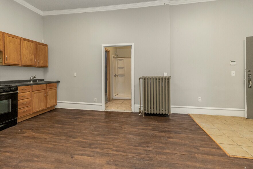 More Photos Of 1321 Payne Ave, Saint Paul Storefront Retail Residential For Sale