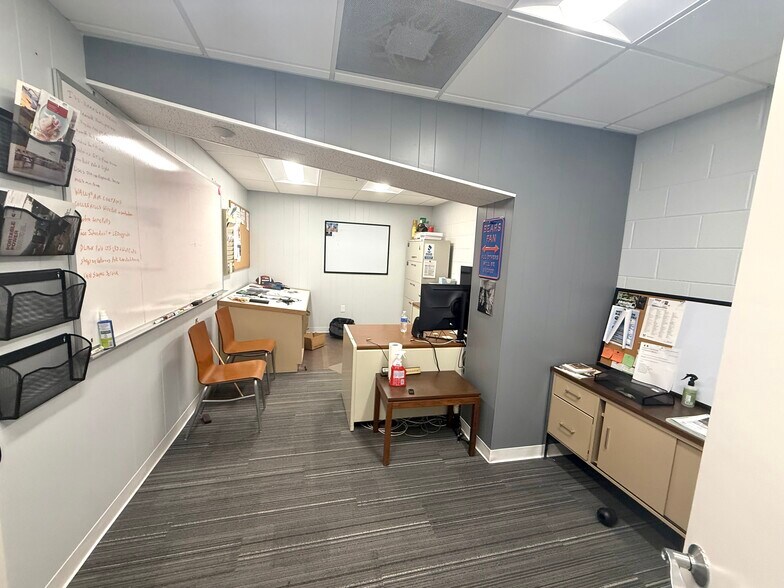 More Photos Of 200 E Lafayette St, Bloomington Service For Sale