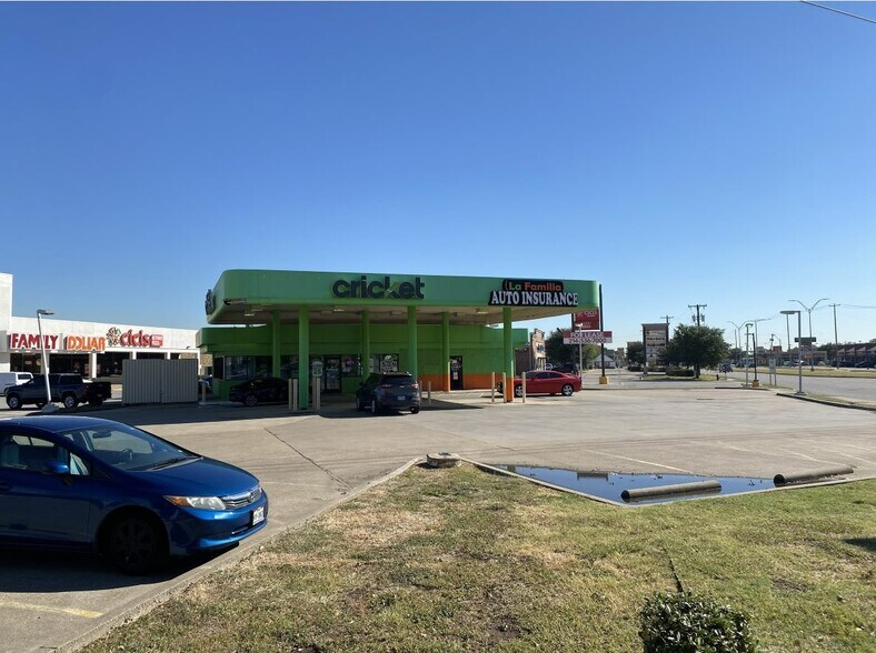 More Photos Of 730 W Pioneer Pky, Grand Prairie Convenience Store For Sale