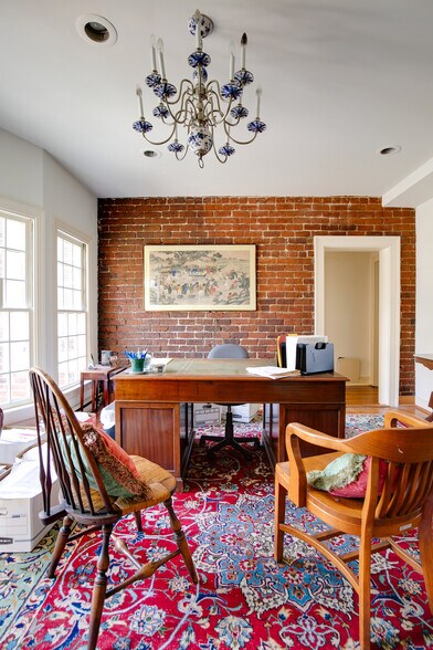 More Photos Of 100 E Main St, Richmond Office For Sale