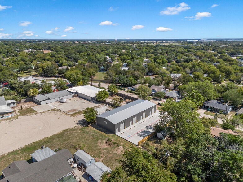 More Photos Of 210-212 Stanfield Dr, Waco Light Manufacturing For Sale