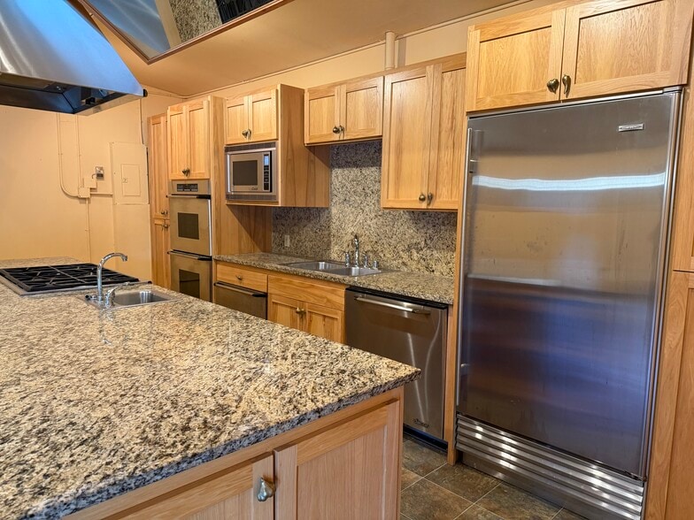 More Photos Of 6915 Evergreen Way, Everett Freestanding For Sale