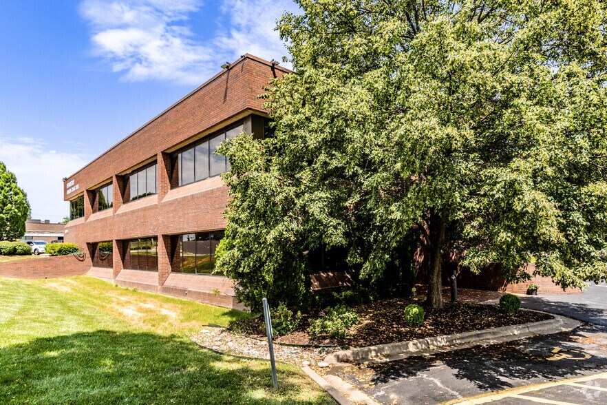 More Photos Of 11775 W 112th St, Overland Park Medical For Lease