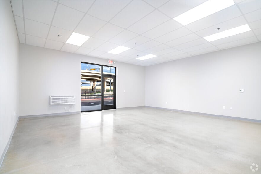 More Photos Of 7001 W. I-10, San Antonio Office For Lease