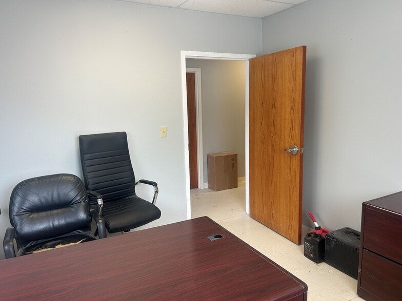 More Photos Of 5010 Old Alton Edwardsville Rd, Edwardsville Industrial For Sale