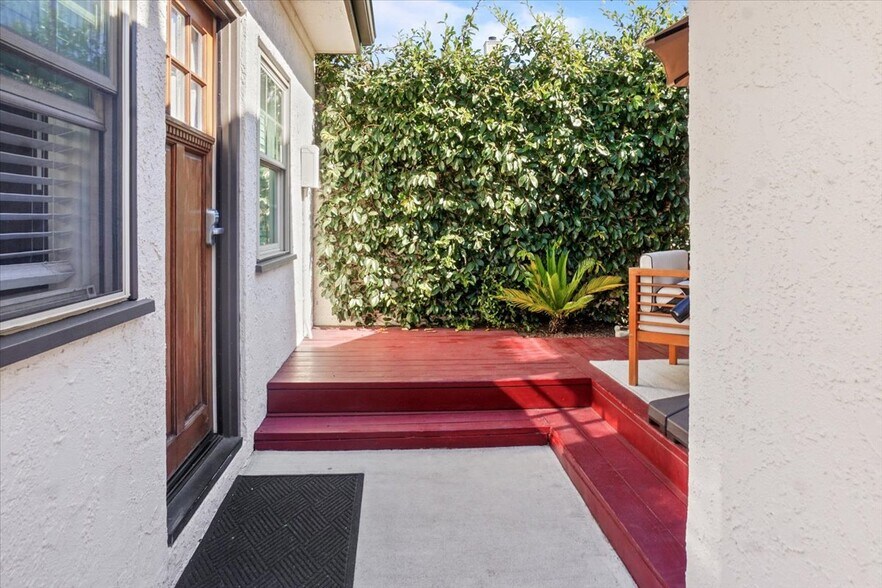 More Photos Of 1191 E Walnut St, Pasadena Office Residential For Sale