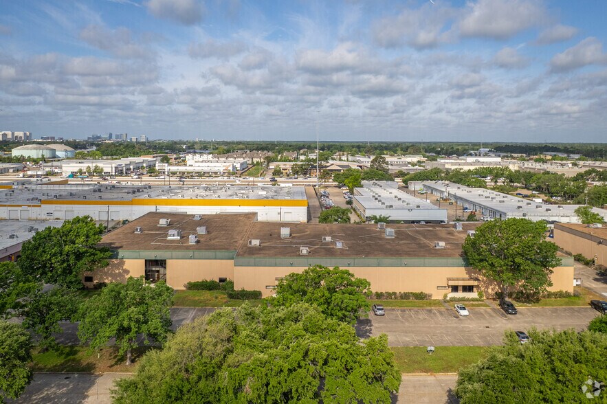 More Photos Of 1741-1749 Stebbins Dr, Houston Warehouse For Lease