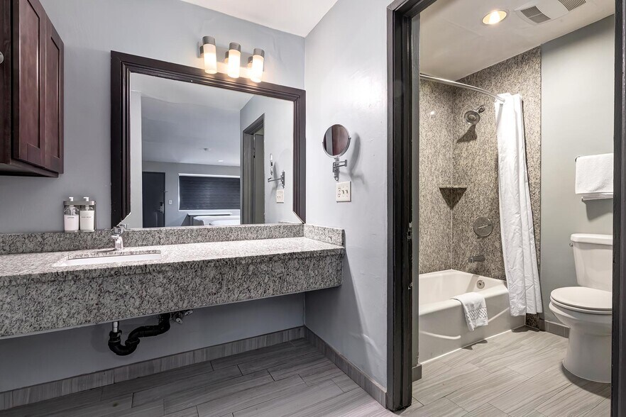 More Photos Of 1717 S Vermont Ave, Los Angeles Hotel For Sale