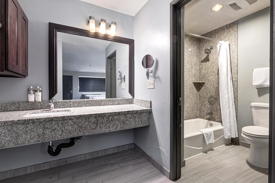 More Photos Of 1717 S Vermont Ave, Los Angeles Hotel For Sale